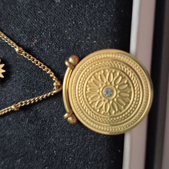 ⚡️Sale Gold Layered Necklace Set - Picture 3 of 3